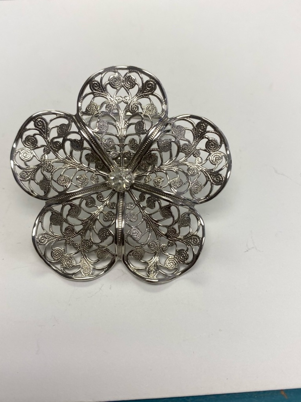 Vintage Jeri Lou Filigree Floral Statement scarf pin  in Silver Tone